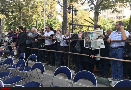 پخش مراسم وداع با آقای بازیگر از شبکه خبر