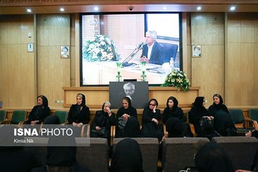 هنرمندان و چهره‌ها در ختم عزت‌الله انتظامی