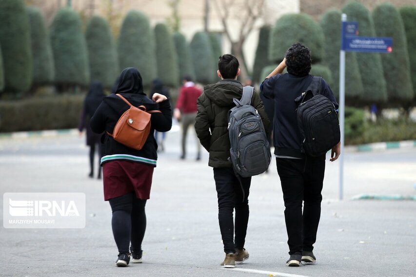 نفس های بریده دانشگاه پشت سر دانشجوی امروز