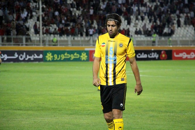 عقیلی: دوست داشتم در زمین فوتبال خداحافظی کنم