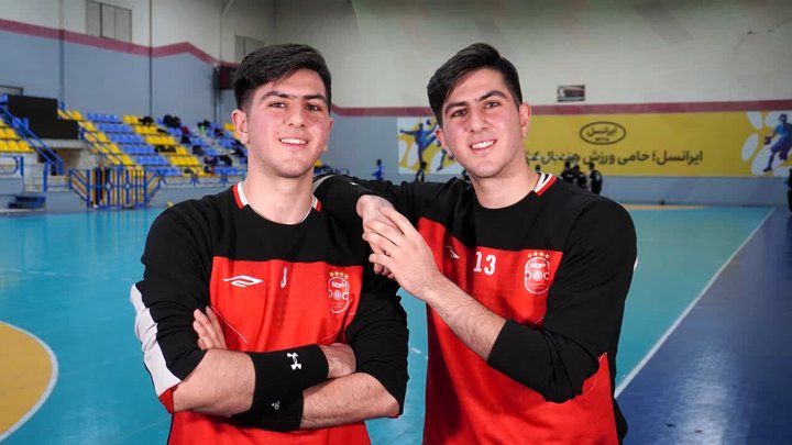 تنها 45 ثانیه با هم اختلاف سن داریم