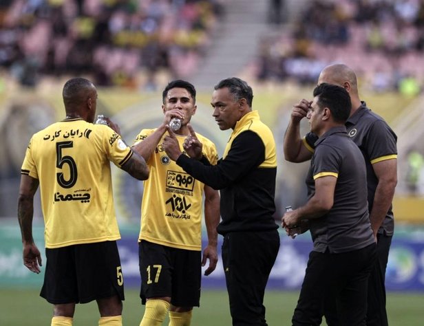 روی خوش مورایس به ستاره‌های خارجی