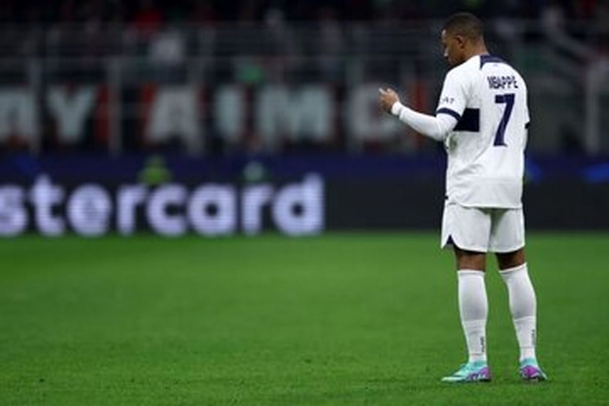 کیلیان امباپه هیچ قراردادی را با رئال مادرید امضا نکرده است!