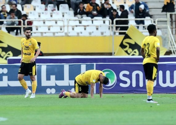 سپاهان گرفتار در مرداب شکست