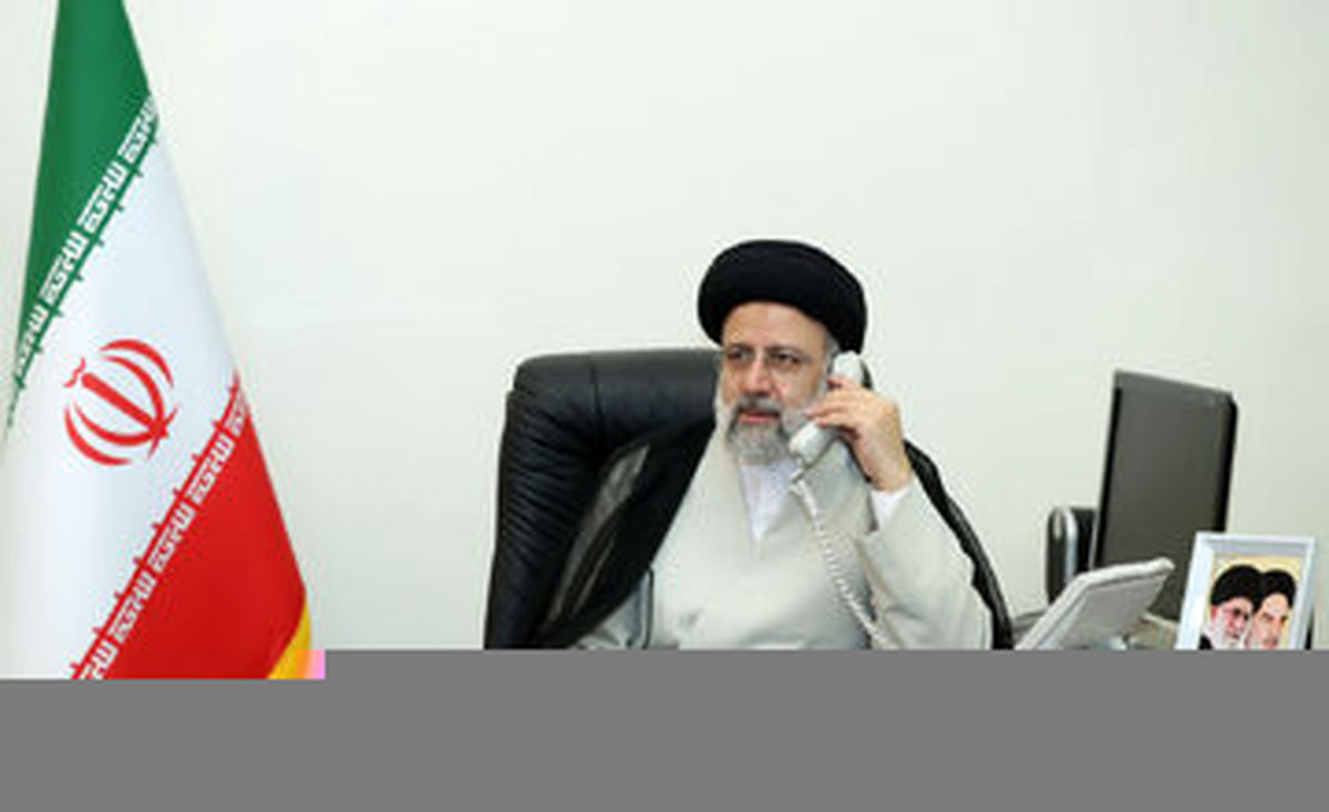 رئیسی در تماس تلفنی با رهبر انقلاب: دولت تمام توان خود را برای تحقق شعار سال به کار خواهد گرفت