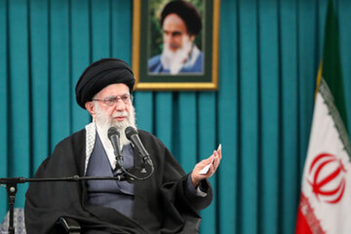 عکسی از اولین دیدار فرماندهان بلندپایه ارتش و سپاه با رهبر انقلاب بعد از حمله به اسرائیل