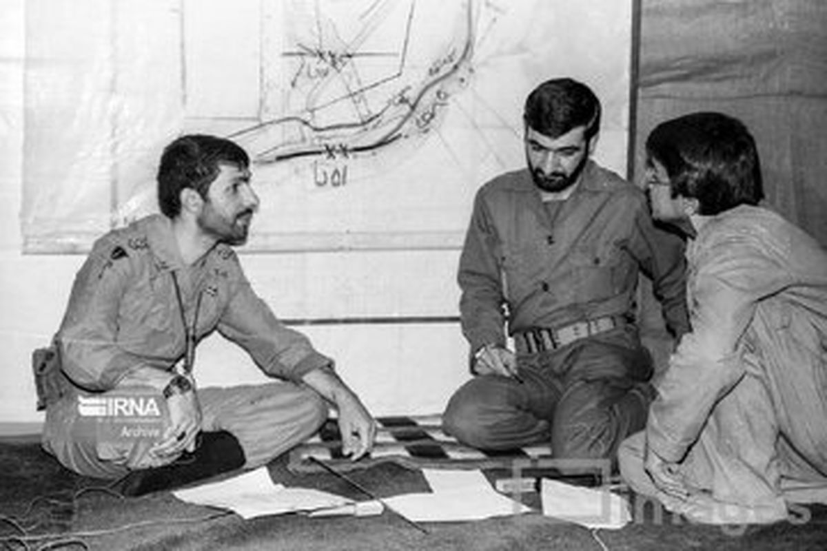 این فرمانده ارتش به آیت الله هاشمی و محسن ضایی کمک فکری می داد