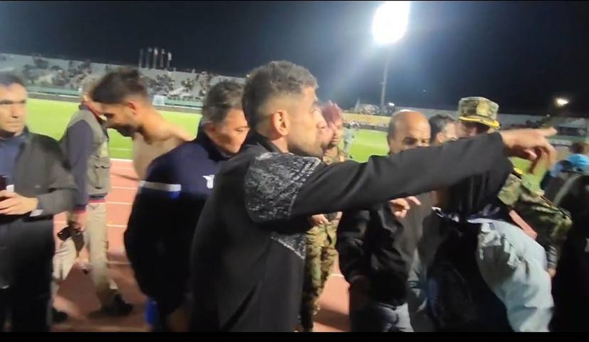 عکس| خوشحالی جیمیجامپ دختر از هدیه یک استقلالی