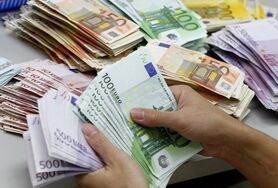 کاهش نرخ دلار آمریکا و تقویت یورو بانکی