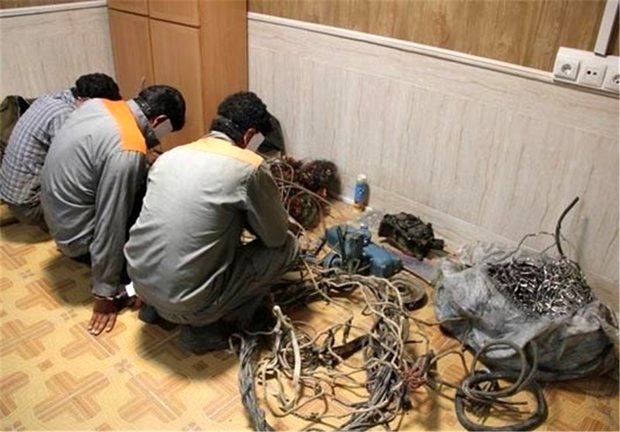 انهدام باند سرقت سیم و کابل برق در اصفهان
