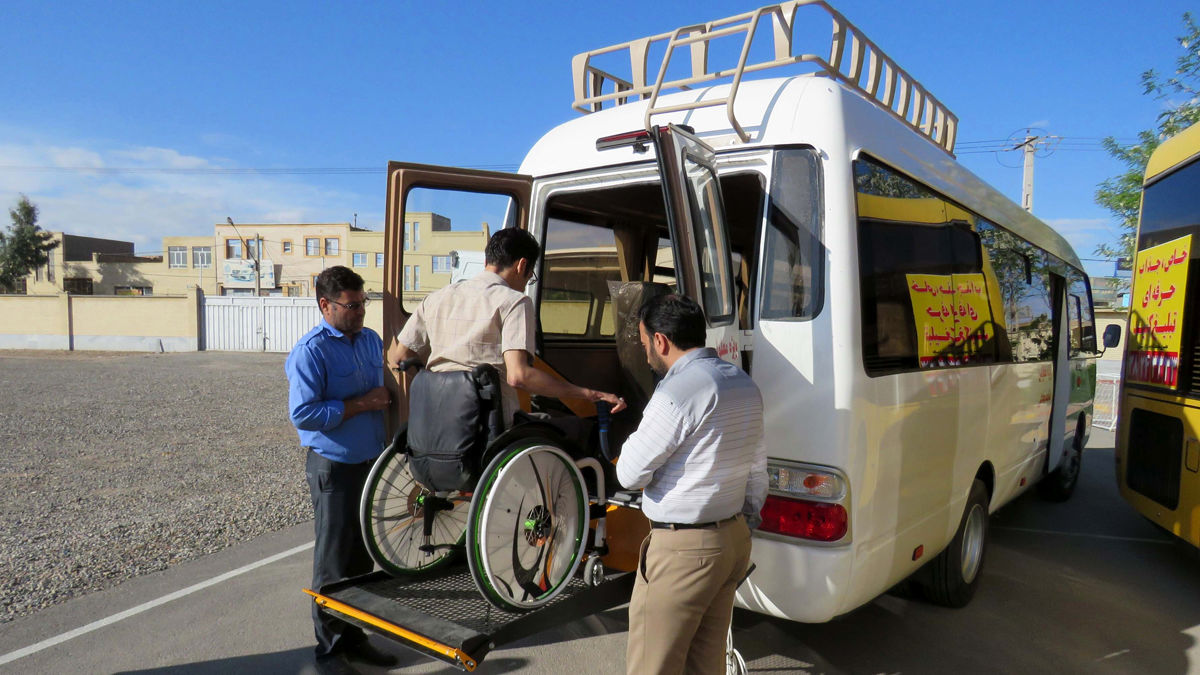 شهر نه‌چندان مهربان با ویلچرها، پیشتاز شد: ۱۷ هزار سفر توانخواهان با «همیار» در اصفهان 