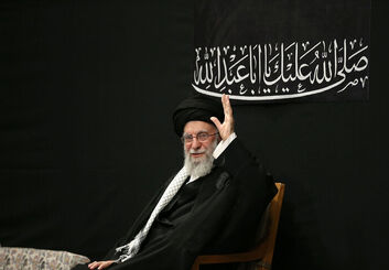 رهبر معظم انقلاب حضرت آیت‌الله العظمی امام خامنه‌ای به درجه رفیع شهادت نائل آمدند