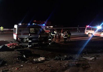 جزئیات کامل و فنی از واژگونی مرگبار اتوبوس در آزادراه اصفهان - نطنز؛ برخورد با تاکسی پس از انحراف از مسیر