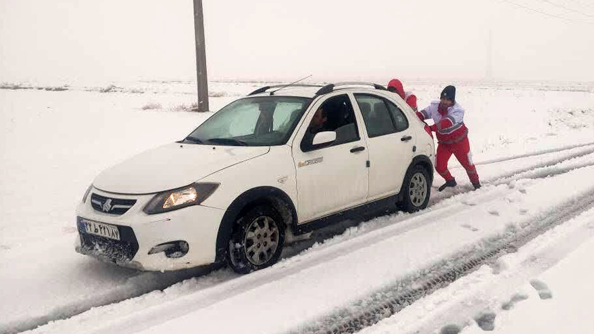 جزئیات عملیات نفس‌گیر ۴۸ ساعت گذشته در اصفهان؛ از نجات ۶۸۳ گرفتار در برف