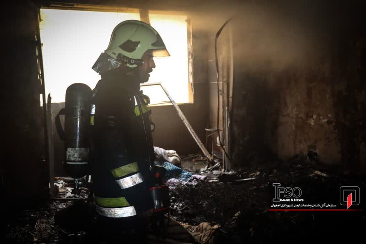 آتش سوزی مجتمع مسکونی در خیابان جابر انصاری