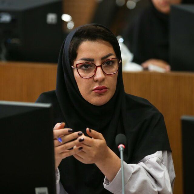 مینا عباسپور