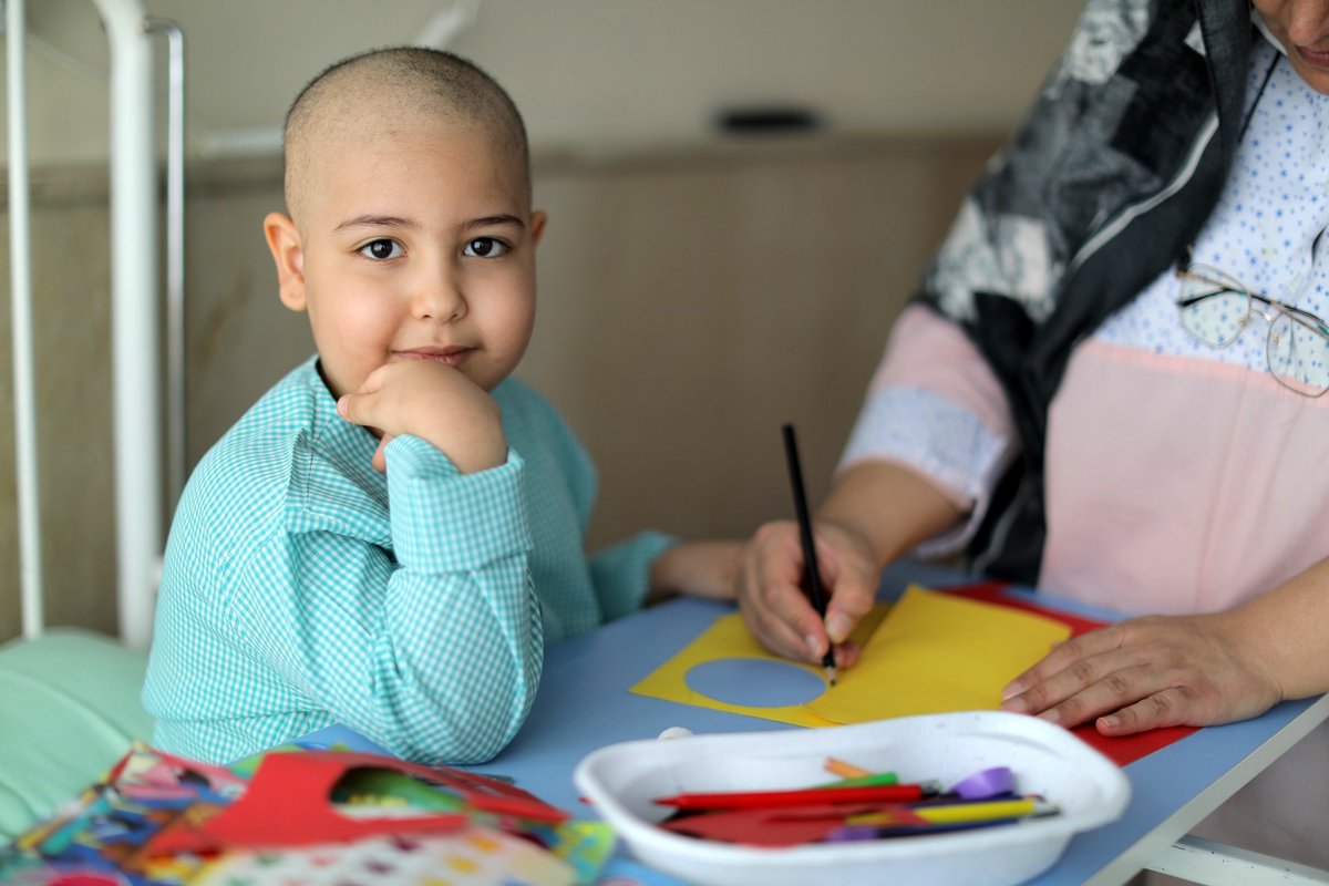 سرطان سارکوم‌ استخوان در کودکان شایع‌تر هستند/ با علائم و روش‌های درمان سرطان سارکوم استخوان آشنا شویم