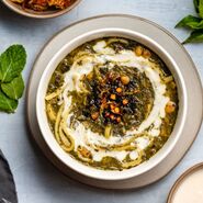 تعبیر خواب آش رشته | نشانه‌هایی از برکت، سعادت و رسیدن به آرزوها