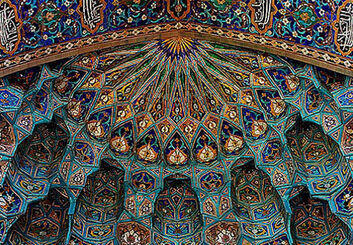 کاشی‌هایی که شهر را به یادمان می‌آورند؛ وقتی نقش‌های اصفهان از دیوارها فراتر می‌روند