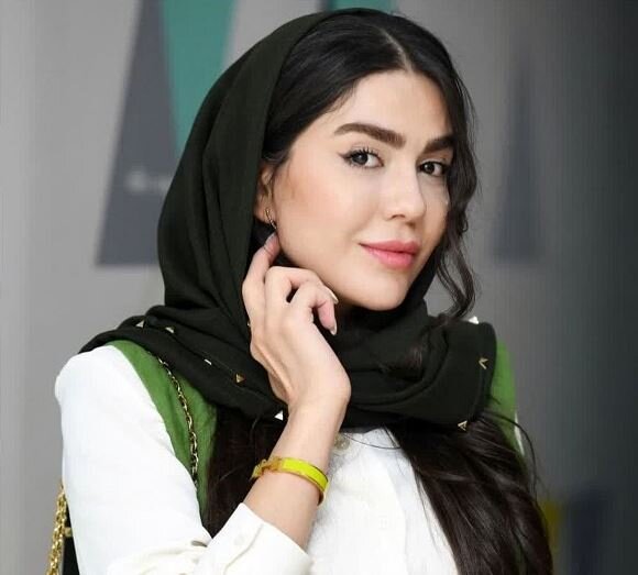 بیوگرافی آزاده زارعی | از «آوای باران» تا درخشش در «جزر و مد»