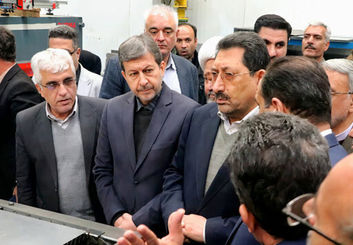 خبر خوش وزیر صمت در کاشان: «صندوق صنایع پیشرفته» کلید حل مشکل تأمین سرمایه 