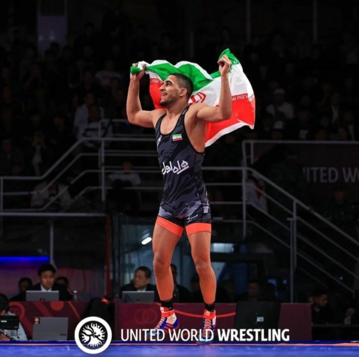 بیوگرافی رحمان عموزاده کشتی گیر المپیک 2024 پاریس