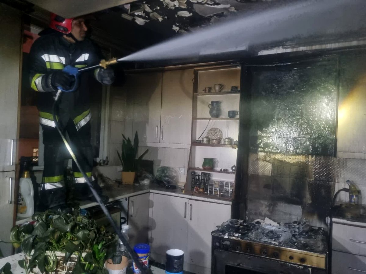 آتش سوزی مهیب در آشپزخانه 