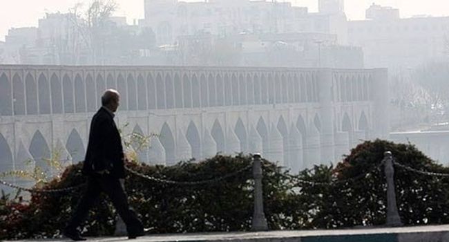 خاموشی ۱۴ ایستگاه سنجش در روز آلوده اصفهان؛ بحران در «مدیریت پایش»