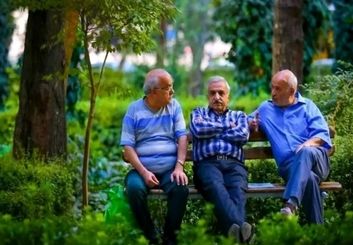 واریز همزمان عیدی و حقوق؛ عیدی ۱۰ میلیون تومانی بازنشستگان کشوری در راه است