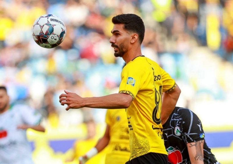 رضا شکاری آماده پرواز می شود