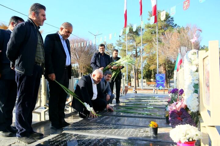 وزیر نیرو در جمع کشاورزان اصفهان حاضر شد