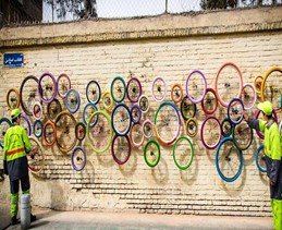 دیوارهایی که حال شهر را می‌گویند