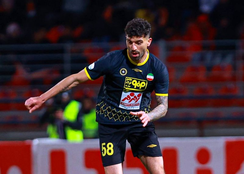 دانشگر مدافع نجات بخش و گلساز سپاهان